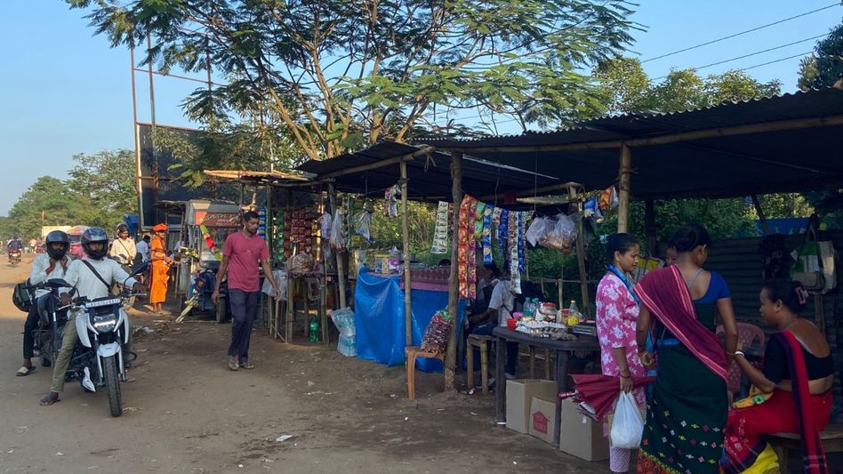 NHAI cracks down on unauthorized shops near Zubeen Garg crematorium site in Sonapur NHAI cracks down on unauthorized shops near Zubeen Garg crematorium site in Sonapur