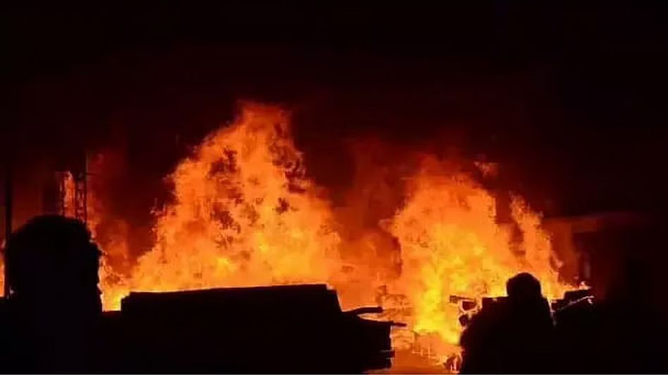 Manipur: Massive fire destroys 10 houses in Moreh town Manipur: Massive fire destroys 10 houses in Moreh town