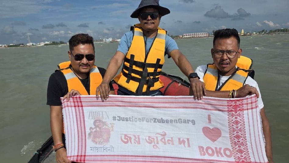 Assam's youth protesters take their demand for Zubeen Garg’s justice to sea, protest in Odisha Assam's youth protesters take their demand for Zubeen Garg’s justice to sea, protest in Odisha