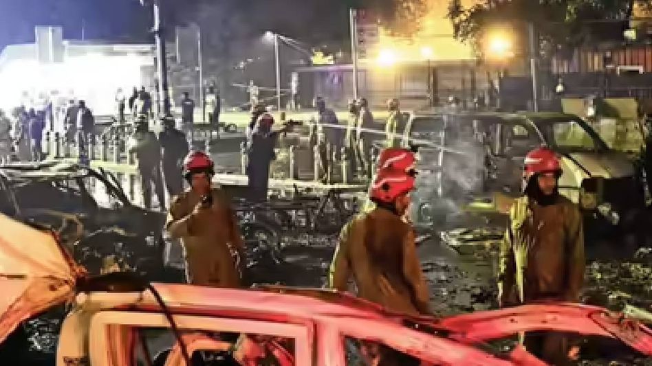 Death toll in Red Fort blast rises to 13 after another injured succumbs at LNJP hospital Death toll in Red Fort blast rises to 13 after another injured succumbs at LNJP hospital