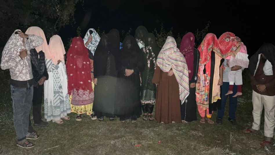 Sixteen infiltrators, including 10 Rohingyas, pushed back from Assam Sixteen infiltrators, including 10 Rohingyas, pushed back from Assam