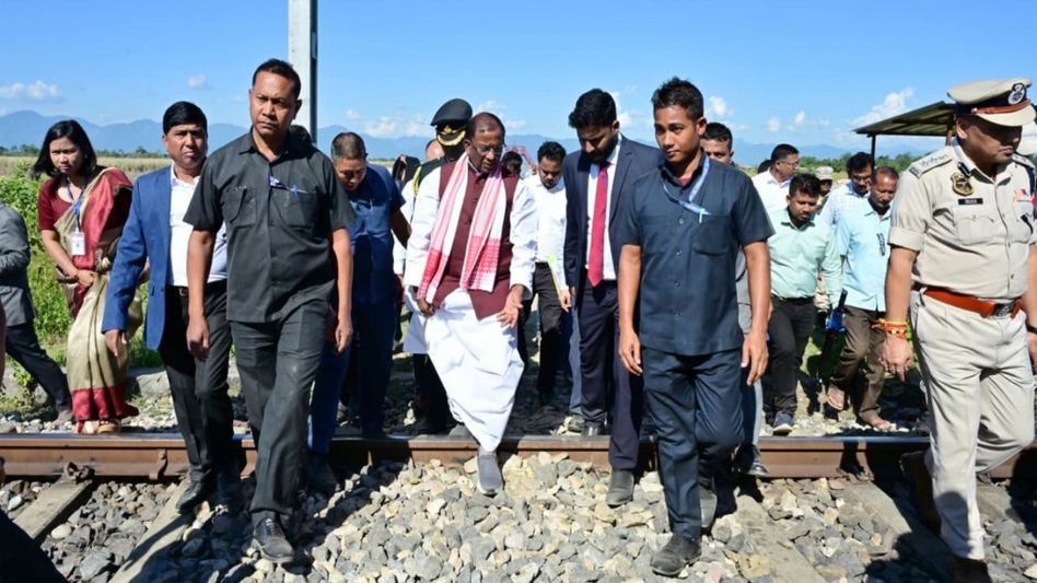 Assam governor reviews flood protection measures in Dhemaji district Assam governor reviews flood protection measures in Dhemaji district