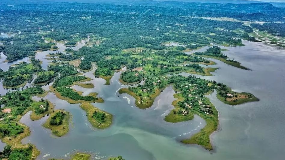 IWAI to build Gomati–Meghna waterway link; cruise ship project proposed for Dumbur lake in Tripura IWAI to build Gomati–Meghna waterway link; cruise ship project proposed for Dumbur lake in Tripura