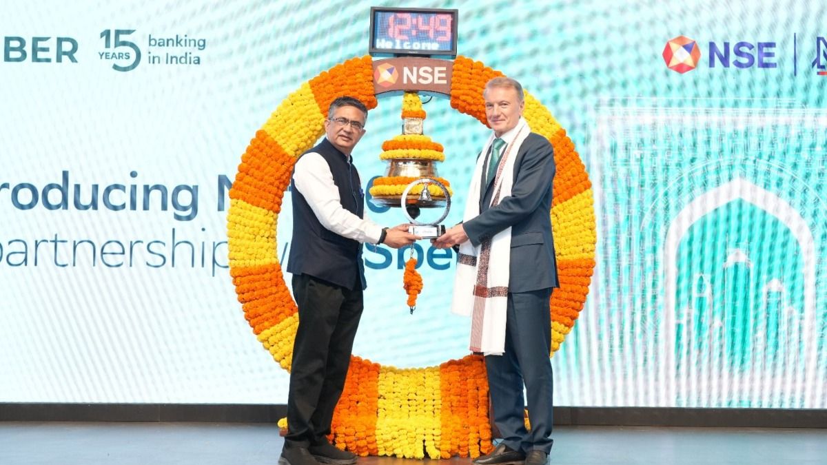 NSE’s Shri Ashishkumar Chauhan (L) with Sberbank CEO Herman Gref (R) at the launch of the First–India mutual fund enabling Russian investor access to India’s markets.