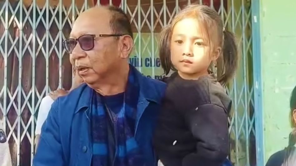 Meitei MLA visits Kuki relief camp in Manipur, calls for peace ahead of Christmas Meitei MLA visits Kuki relief camp in Manipur, calls for peace ahead of Christmas