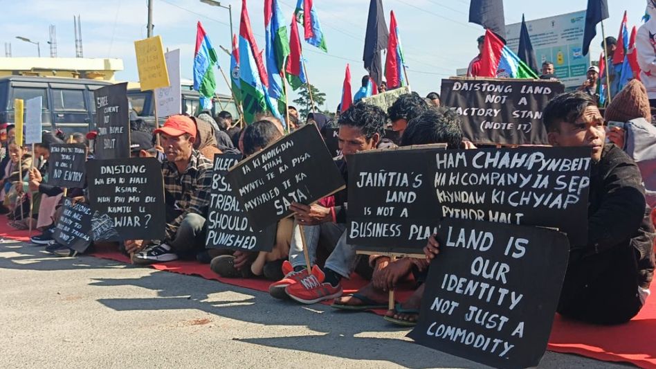 Meghalaya: Jaiñtia National Council leads protest against alleged illegal land transfer to cement company Meghalaya: Jaiñtia National Council leads protest against alleged illegal land transfer to cement company