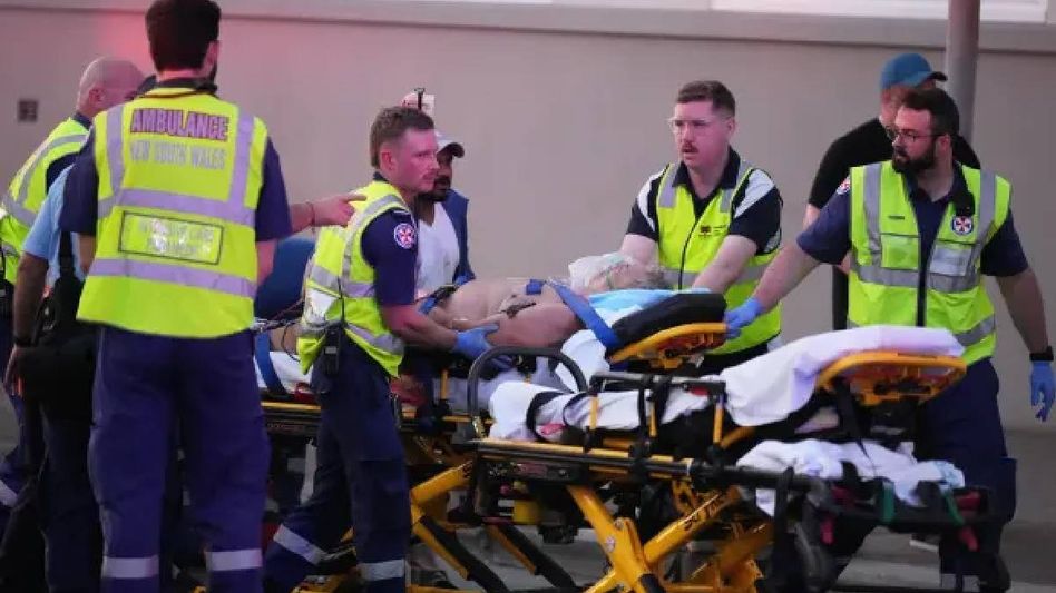 Sydney Bondi beach shooting leaves 12 dead, 29 injured during Hanukkah gathering Sydney Bondi beach shooting leaves 12 dead, 29 injured during Hanukkah gathering