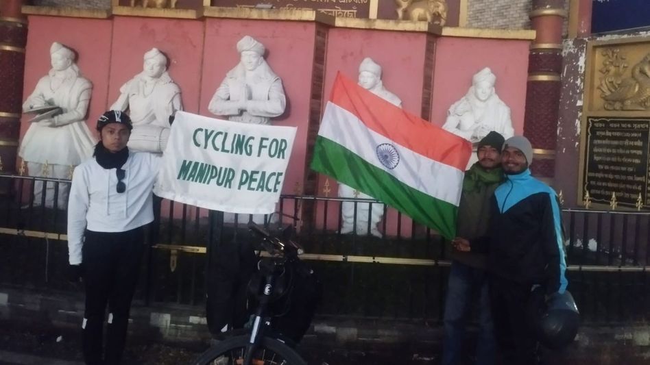 Manipur: Activist cyclist crosses Kangpokpi under security despite threats Manipur: Activist cyclist crosses Kangpokpi under security despite threats