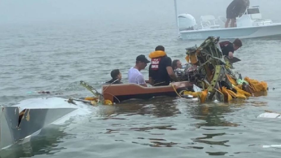 Mexican Navy aircraft crashes near Galveston, at least five dead Mexican Navy aircraft crashes near Galveston, at least five dead