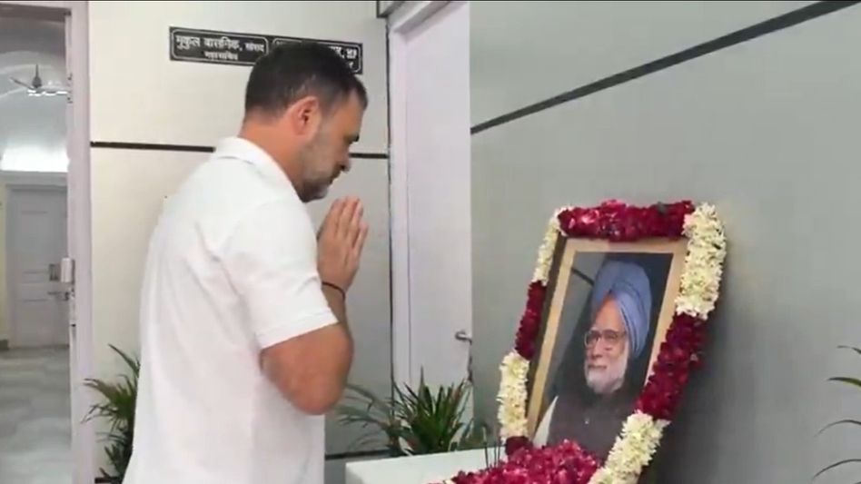 Congress marks first death anniversary of Dr Manmohan Singh, remembers reform legacy Congress marks first death anniversary of Dr Manmohan Singh, remembers reform legacy
