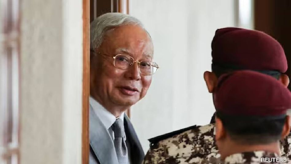 Former Malaysian PM Najib Razak jailed for 15 years in country's biggest corruption case Former Malaysian PM Najib Razak jailed for 15 years in country's biggest corruption case
