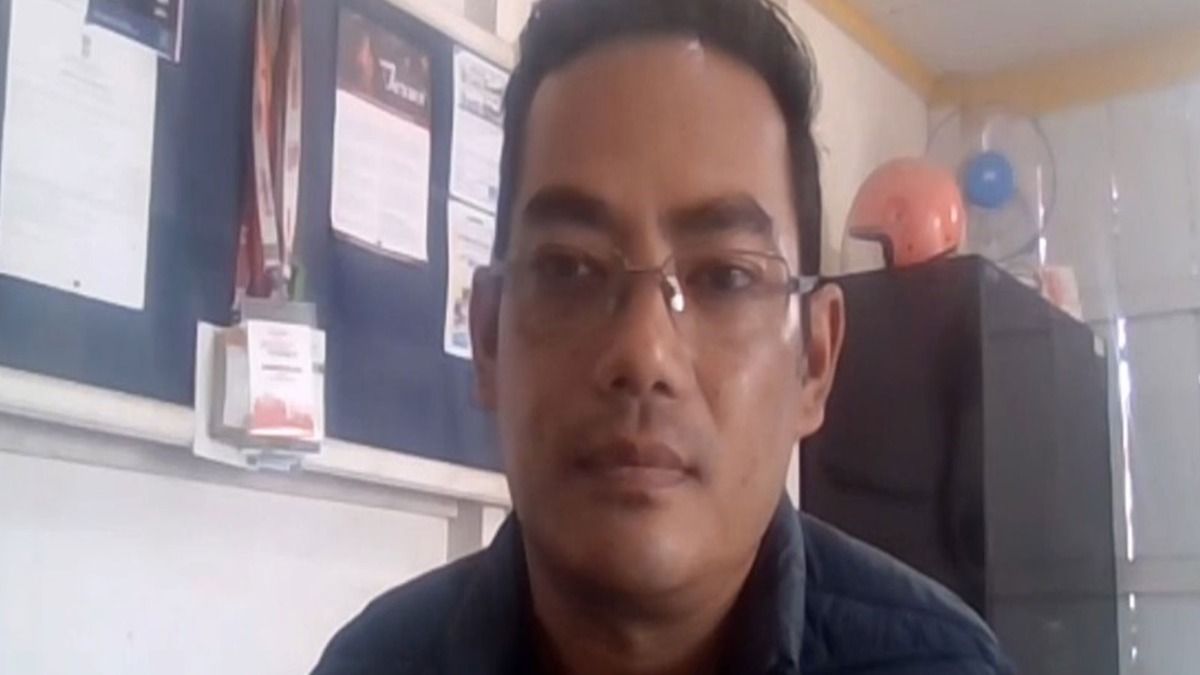 Solar entrepreneur Moirangthem Seth