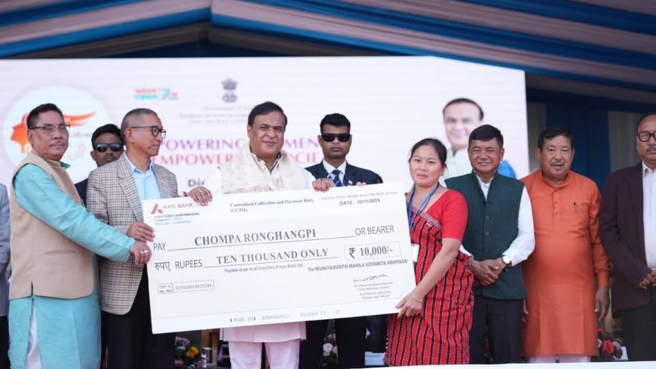 Himanta Biswa Sarma disburses Rs 10,000 seed capital to over 33800 women entrepreneurs in Karbi Anglong Himanta Biswa Sarma disburses Rs 10,000 seed capital to over 33800 women entrepreneurs in Karbi Anglong