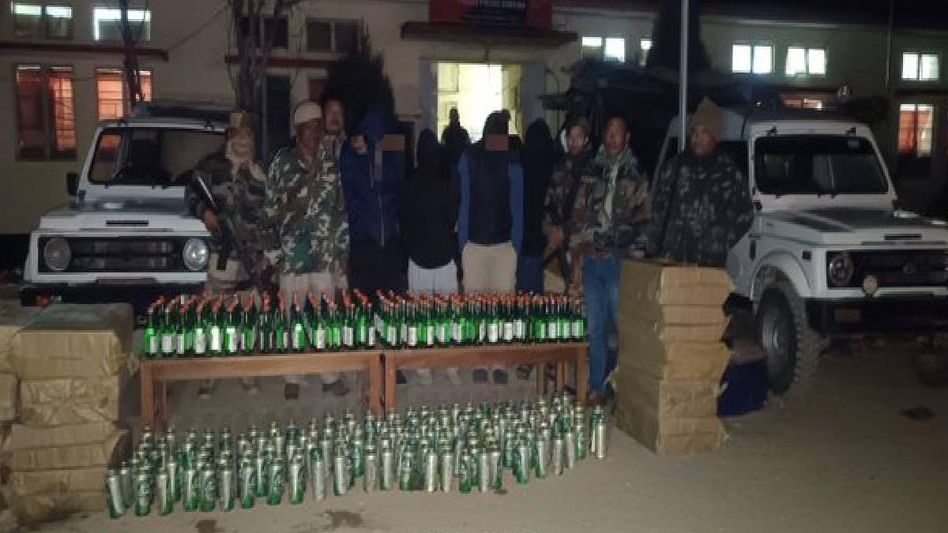 Manipur police bust illegal liquor haul, four arrested with unregistered vehicles in Kakching Manipur police bust illegal liquor haul, four arrested with unregistered vehicles in Kakching