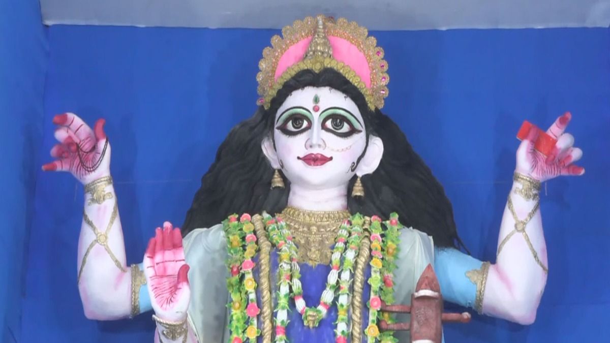 40-foot Saraswati idol unveiled in Agartala as CM stresses role of education