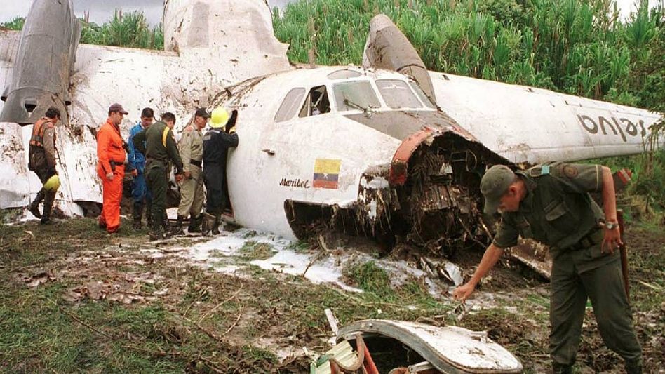 All 15 killed as Colombian Satena aircraft crashes after vanishing from radar All 15 killed as Colombian Satena aircraft crashes after vanishing from radar