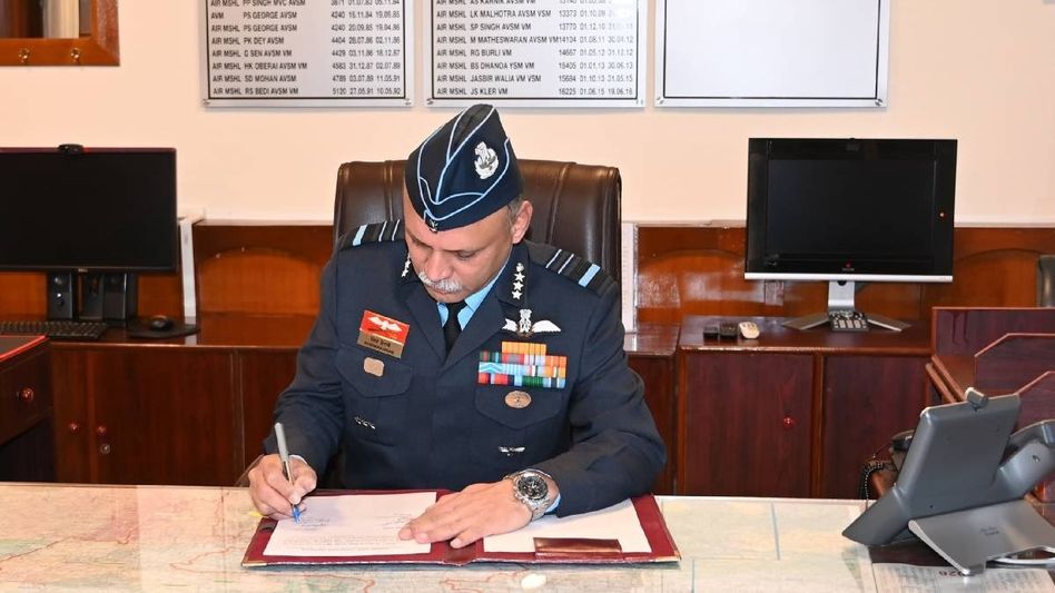 Air Marshal Devendra P Hirani assumes charge as Senior Air Staff Officer at Eastern Air Command Air Marshal Devendra P Hirani assumes charge as Senior Air Staff Officer at Eastern Air Command