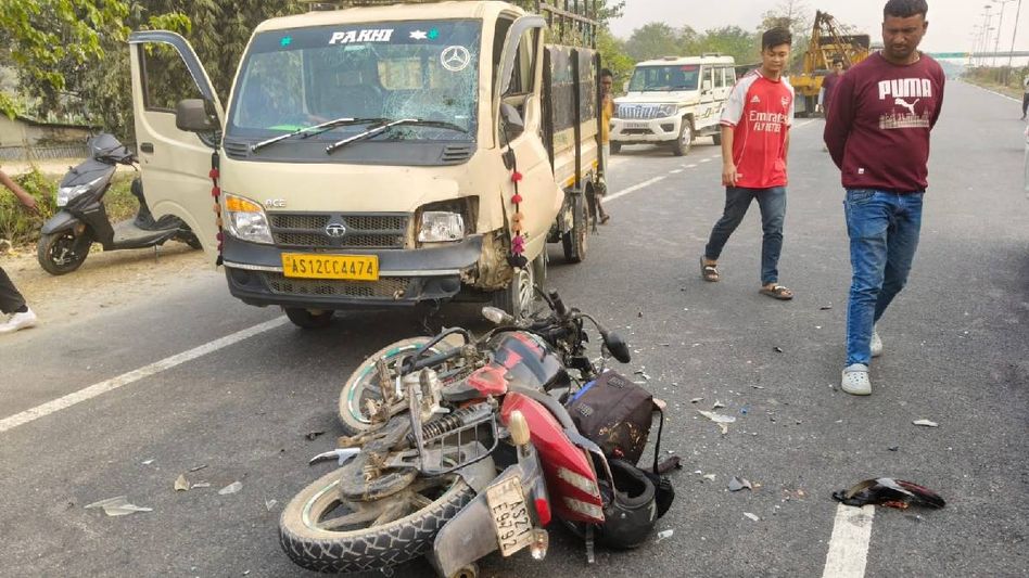 Assam: Man killed, wife seriously injured in Kaliabor after fatal head-on collision Assam: Man killed, wife seriously injured in Kaliabor after fatal head-on collision