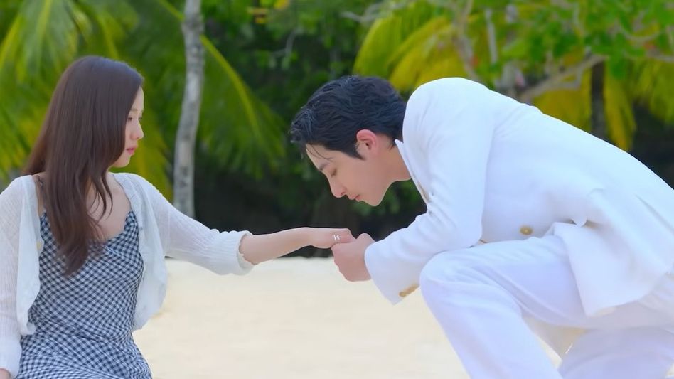 Blackpink’s Jisoo steps into virtual love in 'Boyfriend on Demand' trailer Blackpink’s Jisoo steps into virtual love in 'Boyfriend on Demand' trailer