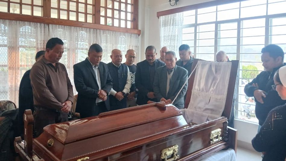 Meghalaya Congress condoles demise of Shillong MP, leaders visit bereaved family Meghalaya Congress condoles demise of Shillong MP, leaders visit bereaved family