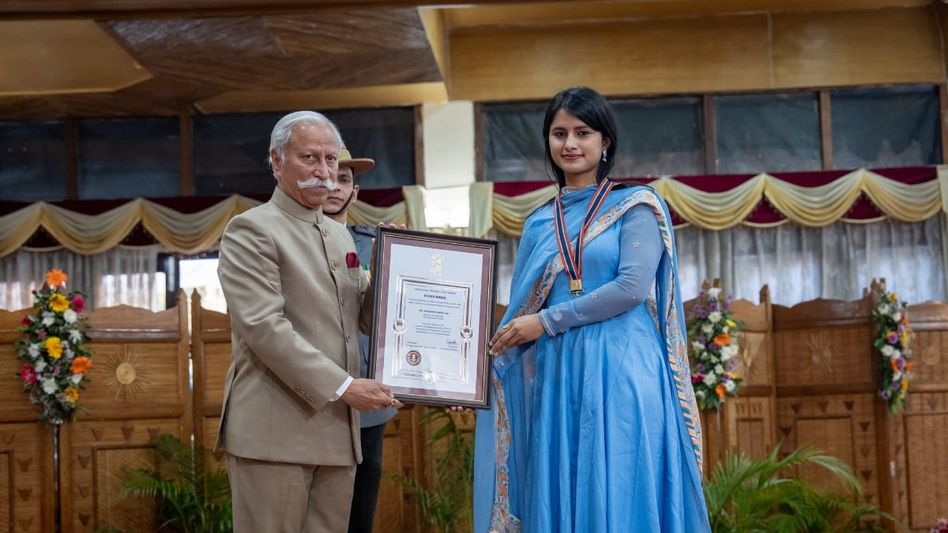 Outgoing Papum Pare DC Vishakha Yadav conferred Arunachal Pradesh State Award (Silver Medal) Outgoing Papum Pare DC Vishakha Yadav conferred Arunachal Pradesh State Award (Silver Medal)