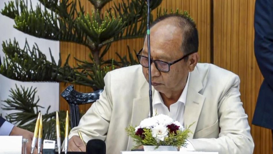 Manipur CM rushes to Delhi for crucial talks with Amit Shah on cabinet expansion Manipur CM rushes to Delhi for crucial talks with Amit Shah on cabinet expansion