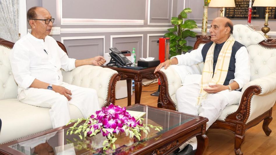 Manipur CM seeks territorial army battalion, meets Rajnath Singh in first Delhi visit after oath Manipur CM seeks territorial army battalion, meets Rajnath Singh in first Delhi visit after oath