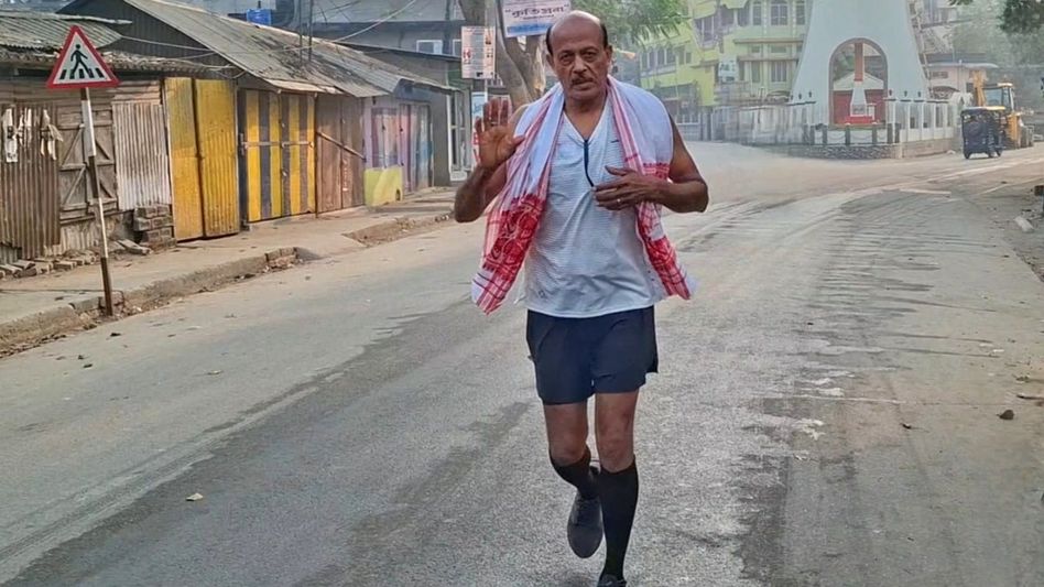 Veteran sprinter Binod Patgiri launches ‘Dhubri to Sadiya’ marathon to combat drug abuse in Assam Veteran sprinter Binod Patgiri launches ‘Dhubri to Sadiya’ marathon to combat drug abuse in Assam