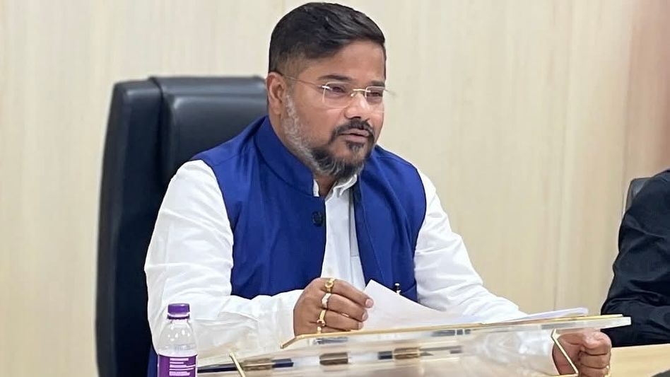 Tripura cabinet clears 48 government posts, approves Nari Adalat pilot in 10 panchayats Tripura cabinet clears 48 government posts, approves Nari Adalat pilot in 10 panchayats