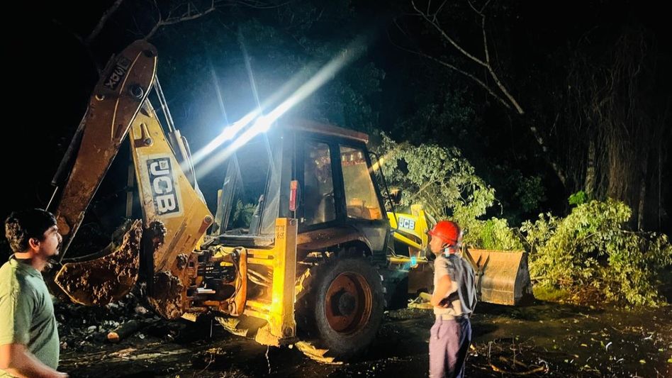 Heavy storm damages over 2,300 houses in Tripura, hundreds take shelter in relief camps Heavy storm damages over 2,300 houses in Tripura, hundreds take shelter in relief camps