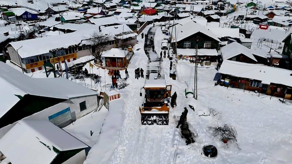 BRO begins snow clearance in East Sikkim to restore routes to Nathula BRO begins snow clearance in East Sikkim to restore routes to Nathula
