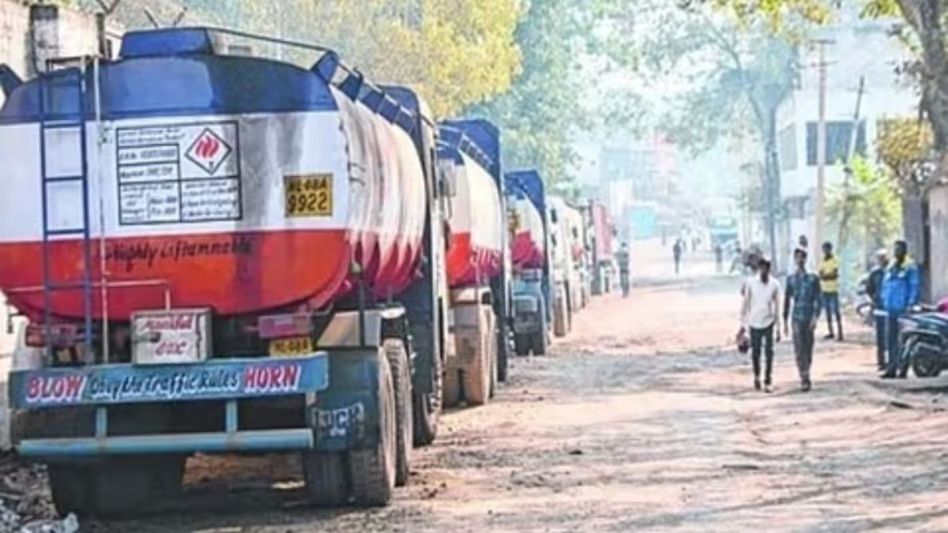 Assam Chief Secretary assures 73 per cent fuel surplus, warns against panic buying Assam Chief Secretary assures 73 per cent fuel surplus, warns against panic buying