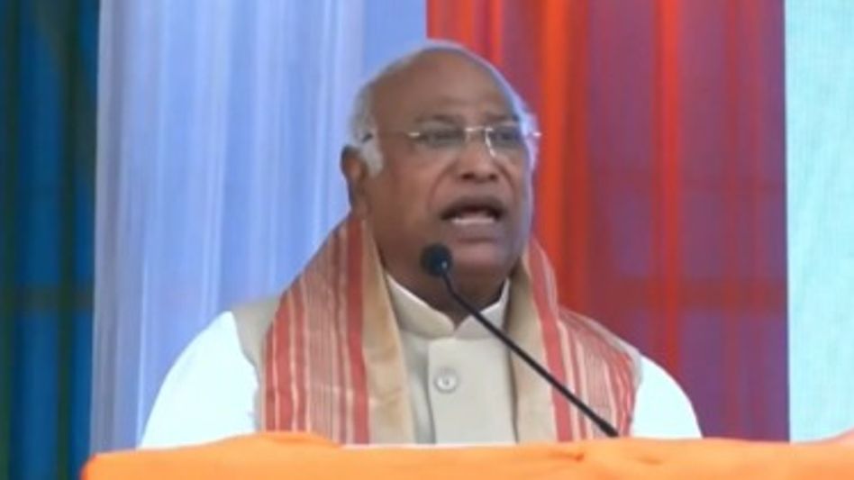Assam: Kharge unveils Congress’ ‘five guarantees’, promises cash aid for women Assam: Kharge unveils Congress’ ‘five guarantees’, promises cash aid for women