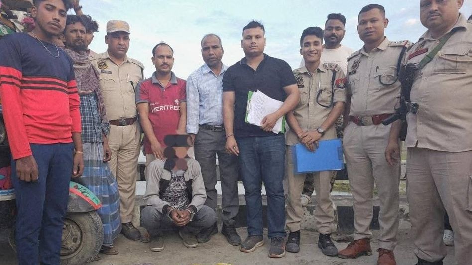 Notorious criminal held with illegal firearm in Assam's Bilasipara, major crime averted Notorious criminal held with illegal firearm in Assam's Bilasipara, major crime averted
