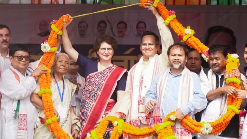 'One family is looting everything': Priyanka Gandhi targets Assam government over 'systematic plunder' 'One family is looting everything': Priyanka Gandhi targets Assam government over 'systematic plunder'