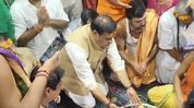 Himanta Biswa Sarma offers prayers at Baidyanath Temple ahead of Assam polls Himanta Biswa Sarma offers prayers at Baidyanath Temple ahead of Assam polls