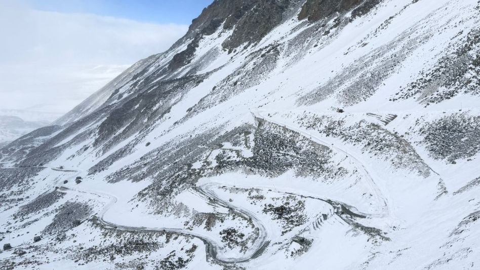 Operation Him Setu: Army steps in as landslide strands tourists in North Sikkim Operation Him Setu: Army steps in as landslide strands tourists in North Sikkim