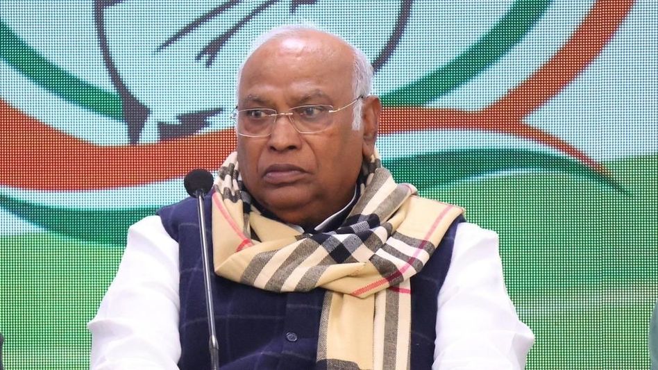 Punjab: BJP workers file police complaint against Mallikarjun Kharge over ‘snake’ remark made at Assam rally Punjab: BJP workers file police complaint against Mallikarjun Kharge over ‘snake’ remark made at Assam rally
