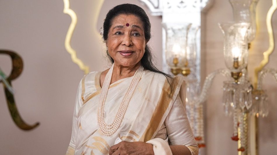 Legendary playback singer Asha Bhosle dies at 92 in Mumbai Legendary playback singer Asha Bhosle dies at 92 in Mumbai