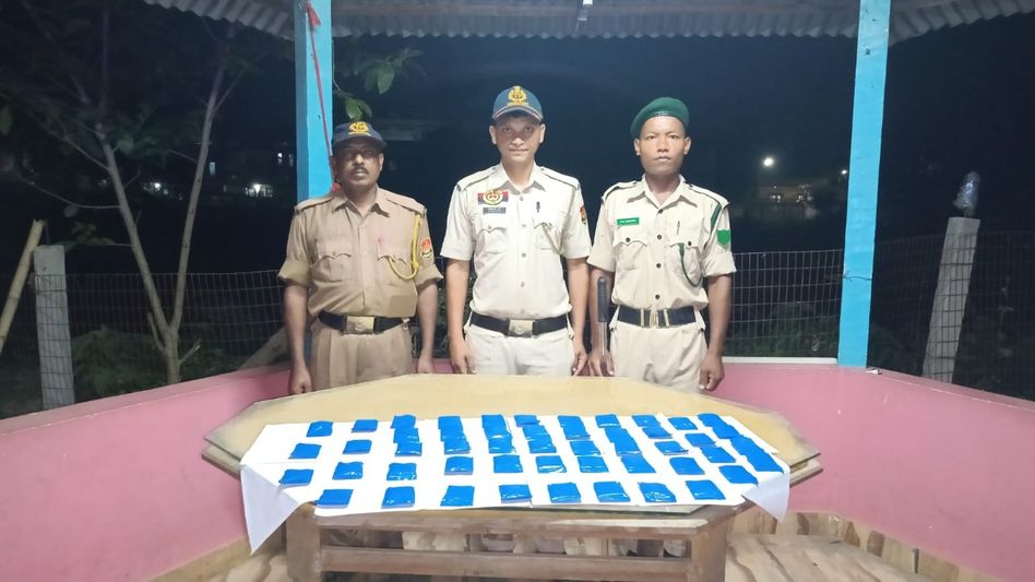 10,000 Yaba Tablets worth Rs 5 lakh seized along Indo-Bangla border in Tripura 10,000 Yaba Tablets worth Rs 5 lakh seized along Indo-Bangla border in Tripura