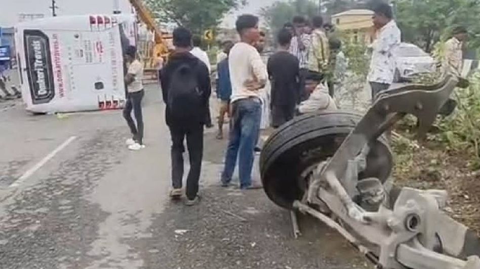Passenger bus overturns on NH-27 in Assam’s Jagiroad while heading towards Guwahati, several injured Passenger bus overturns on NH-27 in Assam’s Jagiroad while heading towards Guwahati, several injured