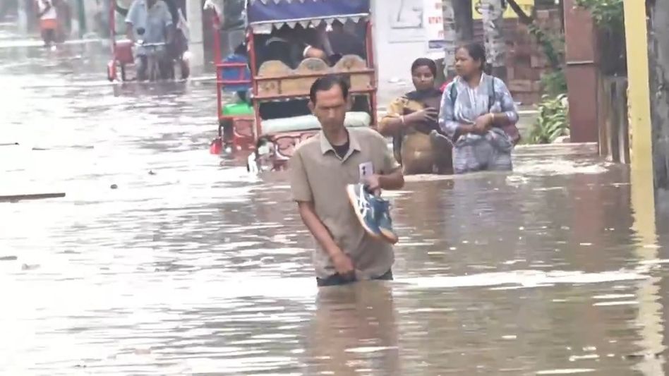‘Unprecedented rain’ floods Guwahati, Minister Jayanta Malla Baruah seeks public cooperation ‘Unprecedented rain’ floods Guwahati, Minister Jayanta Malla Baruah seeks public cooperation