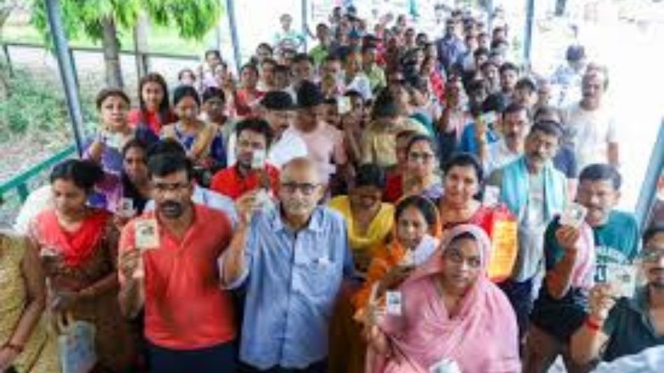 ECI hails record-breaking voter turnout in West Bengal and Tamil Nadu, highest since Independence ECI hails record-breaking voter turnout in West Bengal and Tamil Nadu, highest since Independence