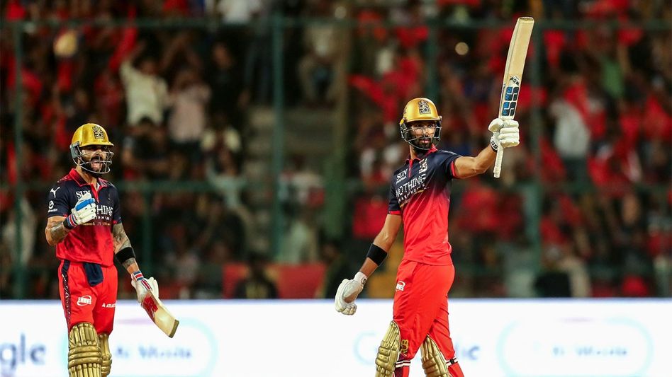 King of the chase: Kohli’s record-breaking 81 fires RCB to second spot King of the chase: Kohli’s record-breaking 81 fires RCB to second spot
