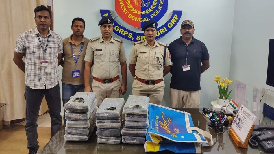 Railway Protection Force seizes ganja worth Rs 29 lakh at stations in NFR zone; three held Railway Protection Force seizes ganja worth Rs 29 lakh at stations in NFR zone; three held