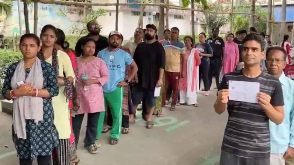 West Bengal records 18.39 per cent voter turnout by 9 am in second phase of Assembly polls West Bengal records 18.39 per cent voter turnout by 9 am in second phase of Assembly polls
