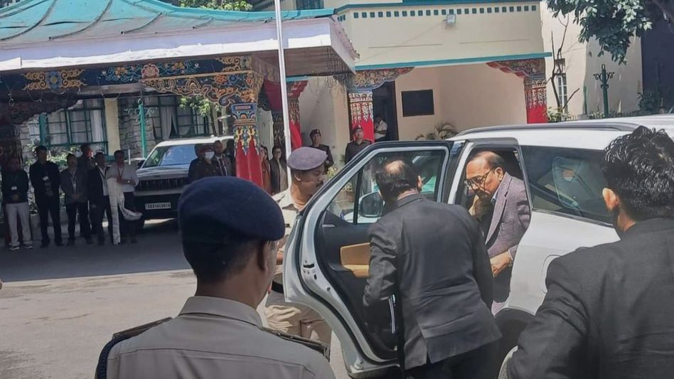 CJI Justice Surya Kant arrives in Sikkim for National Conclave on Judicial and Technical Education CJI Justice Surya Kant arrives in Sikkim for National Conclave on Judicial and Technical Education