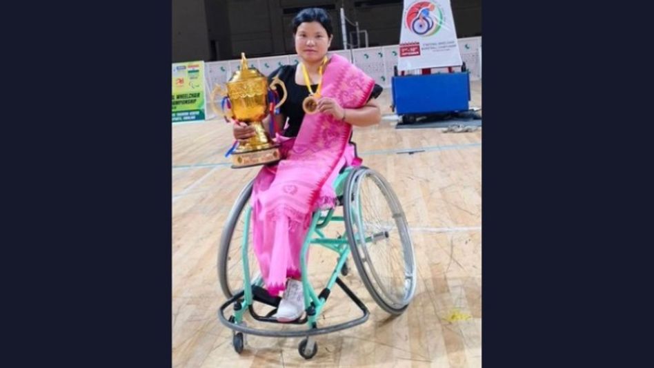Manipur CM congratulates wheelchair basketball player Ritu Chanu on Commonwealth Games selection Manipur CM congratulates wheelchair basketball player Ritu Chanu on Commonwealth Games selection