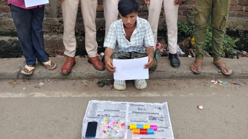 Drug trafficker arrested with 60 grams heroin in Guwahati; Basistha Police seize containers and mobile phone Drug trafficker arrested with 60 grams heroin in Guwahati; Basistha Police seize containers and mobile phone