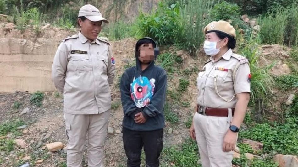 Minor among two Kuki hostages released amid ongoing standoff in Manipur Minor among two Kuki hostages released amid ongoing standoff in Manipur